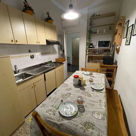 Apartment Italia 22 *
